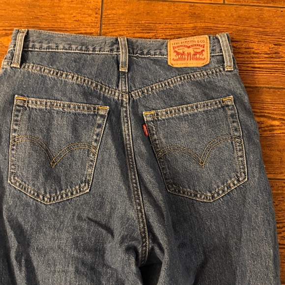 Levi's High Waisted Straight Leg Blue Jeans - Picture 3 of 7